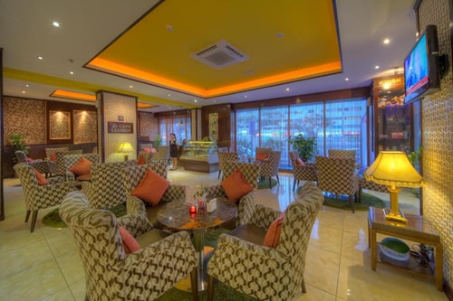 Standard Room Near Star Body Gym Oud Mehta 6 Luxury Bookings