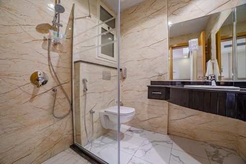 One Bedroom Apartment Near National Supermarket 6 Luxury Bookings
