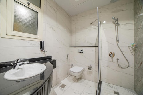One Bedroom Apartment Near National Supermarket 15 Luxury Bookings