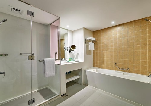 Luxury Deluxe Room Near Sheraton JBR Hotel 8 Luxury Bookings
