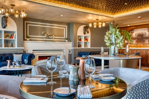 Luxury Classic Room In JVC Walk to Five JVC Hotel 19 Luxury Bookings