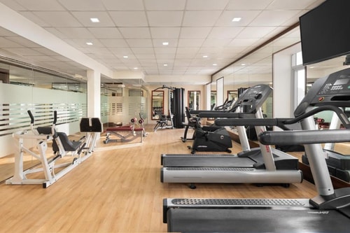 1 Bedroom Suite Near Reef Mall By Luxury Bookings 6 Luxury Bookings