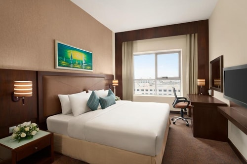 1 Bedroom Suite Near Reef Mall By Luxury Bookings 2 Luxury Bookings