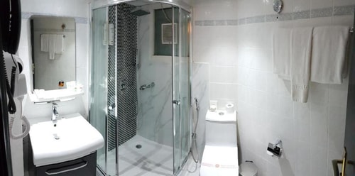 Suite Room Near AL Ghurair Mall by LB 3 Luxury Bookings