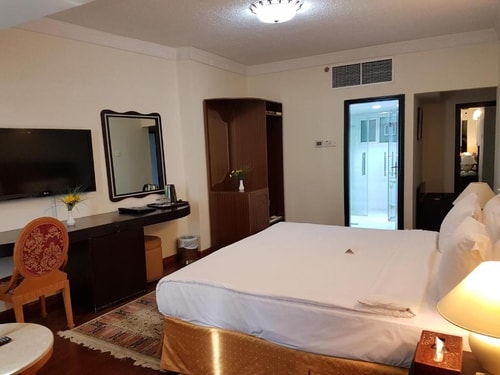 Suite Room Near AL Ghurair Mall by LB 2 Luxury Bookings