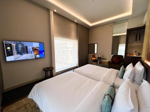 Classic Room Near Adcb Metro By Luxury Bookings 20 Luxury Bookings