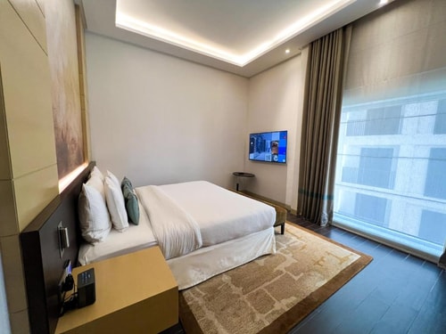 Classic Room Near Adcb Metro By Luxury Bookings 23 Luxury Bookings