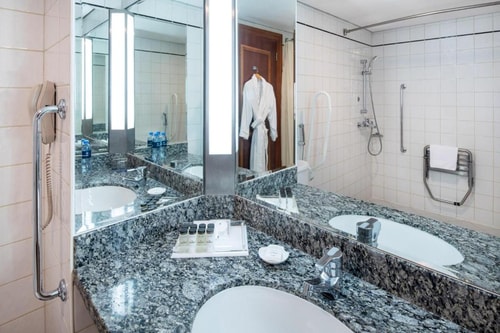 Deluxe Room  Near The Beach JBR 8 Luxury Bookings