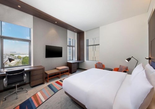 King Room Near DXB Airport By Luxury Bookings 1 Luxury Bookings
