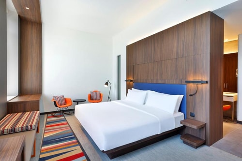 King Room Near DXB Airport By Luxury Bookings 13 Luxury Bookings