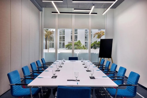 King Room Near DXB Airport By Luxury Bookings 15 Luxury Bookings