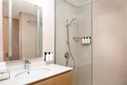 Standard Room Near Dubai Science Park 6 Luxury Bookings