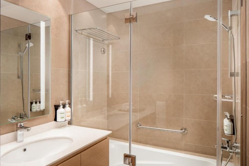 Standard Room Near Dubai Science Park 7 Luxury Bookings
