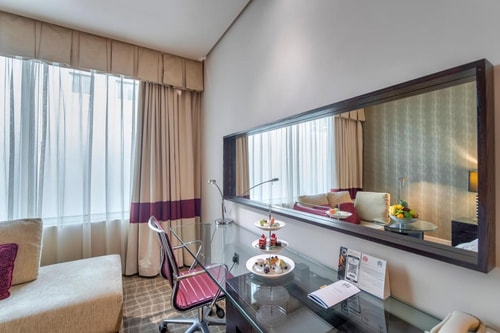 Classic Room Near Sharaf DG Metro Station by LB 10 Luxury Bookings