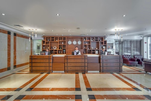 Grand Suite Near Sharaf DG Metro Station by LB 15 Luxury Bookings