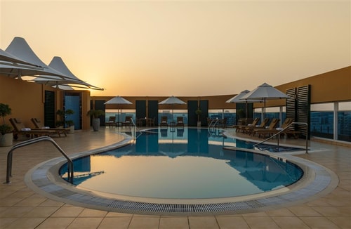 Grand Suite Near Sharaf DG Metro Station by LB 6 Luxury Bookings