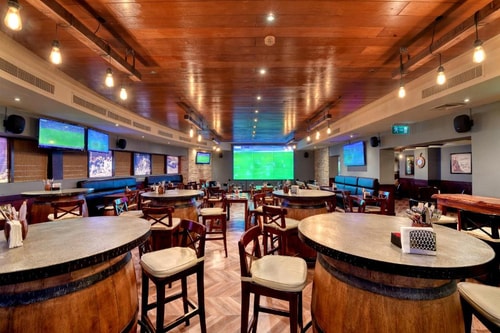 Standard Room Near Sharaf DG Metro Station 13 Luxury Bookings