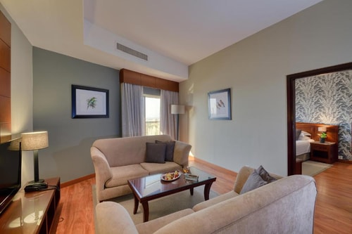 Suite Room Near Sharaf DG Metro Station 1 Luxury Bookings