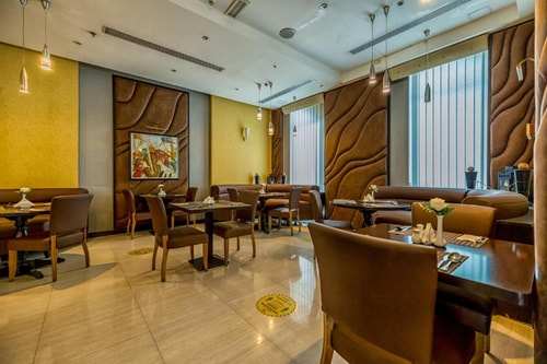 Deluxe Room Near Al Tadawi Medical Centre 6 Luxury Bookings