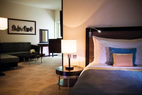 Standard Room Near Abu Bakar Metro Station 12 Luxury Bookings