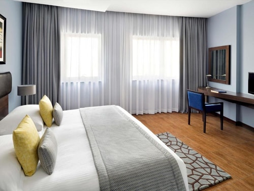 One Bedroom Apartment Near Society of Engineers Luxury Bookings