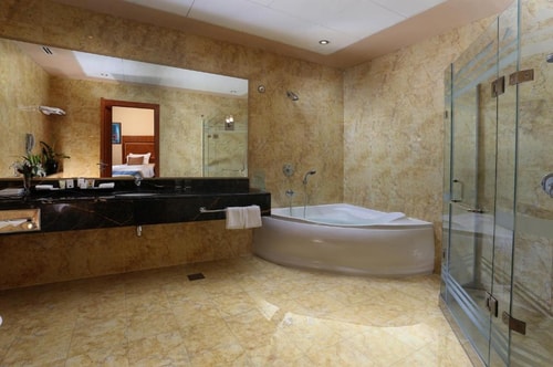 Superior Room Near by Al Raha Mall 1 Luxury Bookings