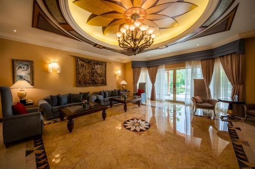 Superior Room Near by Al Raha Mall 4 Luxury Bookings