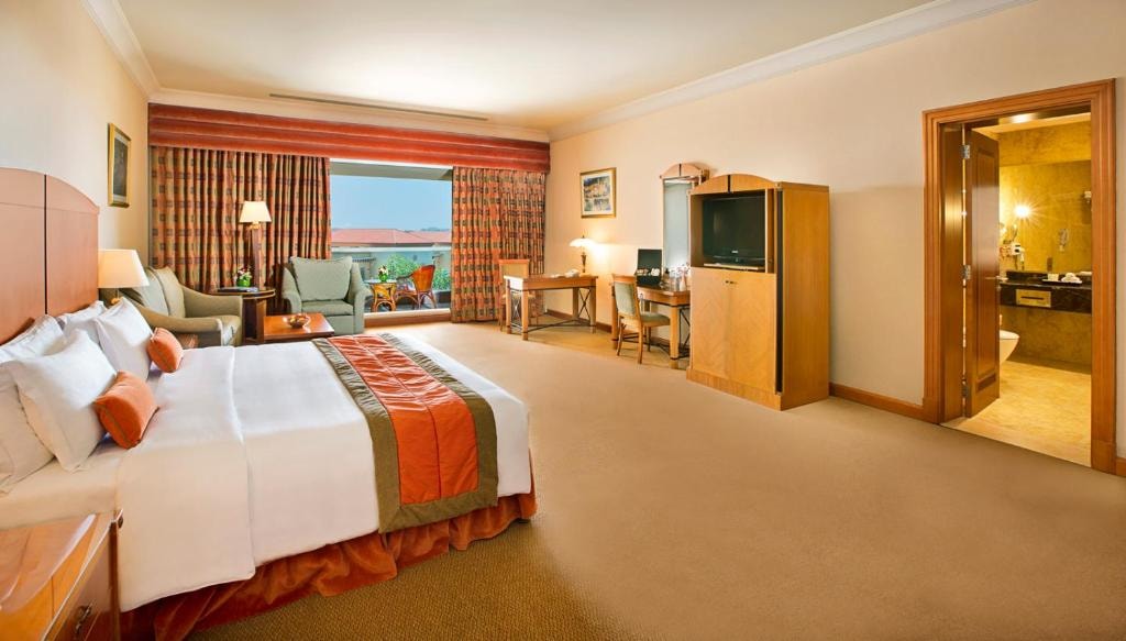 Superior Room Near by Al Raha Mall Luxury Bookings