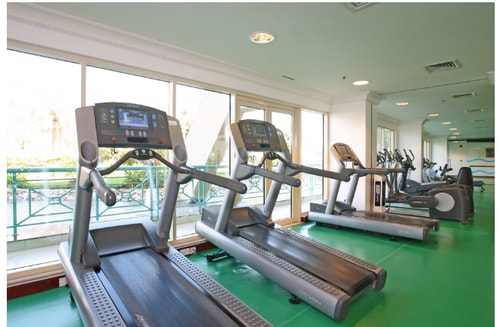 Superior Room Near by Al Raha Mall 18 Luxury Bookings