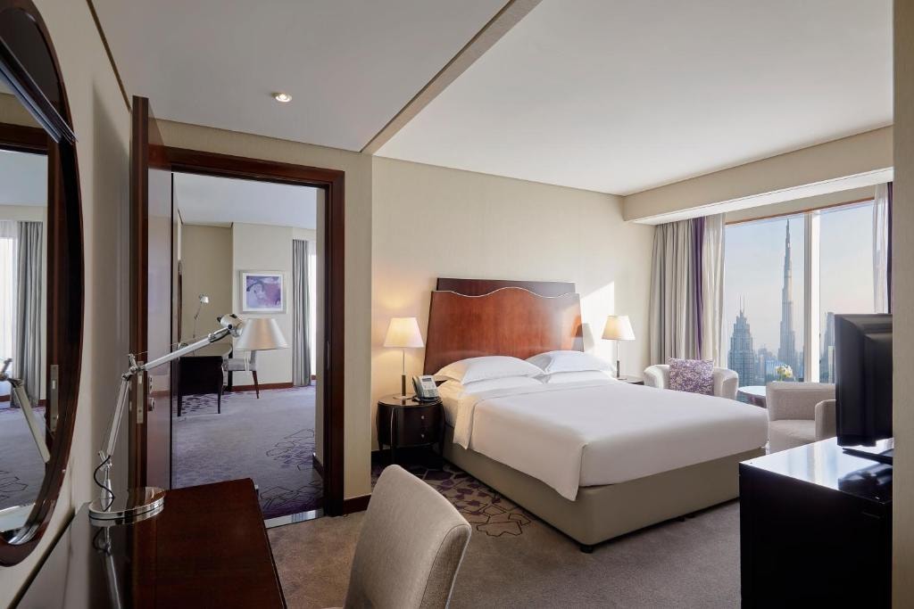 One Bedroom Suite Near Financial Center Metro Luxury Bookings