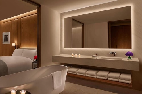 Deluxe King Room Near Zayed Heritage Center 3 Luxury Bookings