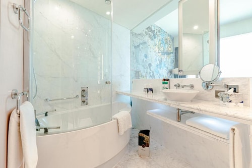 Standard King or Twin Near Dubai Media City Park 4 Luxury Bookings