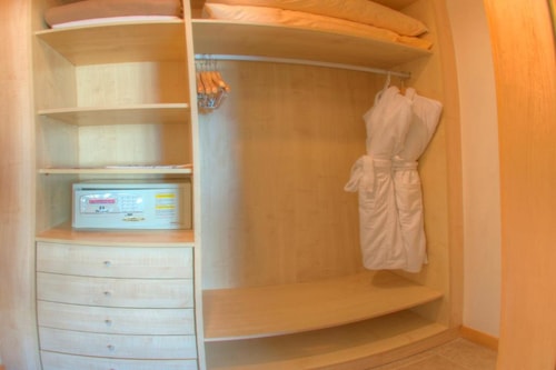 Two Bedroom Apartment Near Nemo Diving Center 2 Luxury Bookings