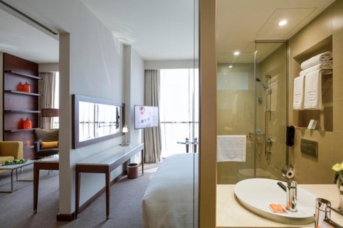 One Bedroom Suite Near Mall of Emirates By LB 7 Luxury Bookings