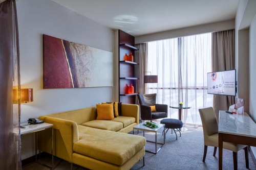One Bedroom Suite Near Mall of Emirates By LB 2 Luxury Bookings