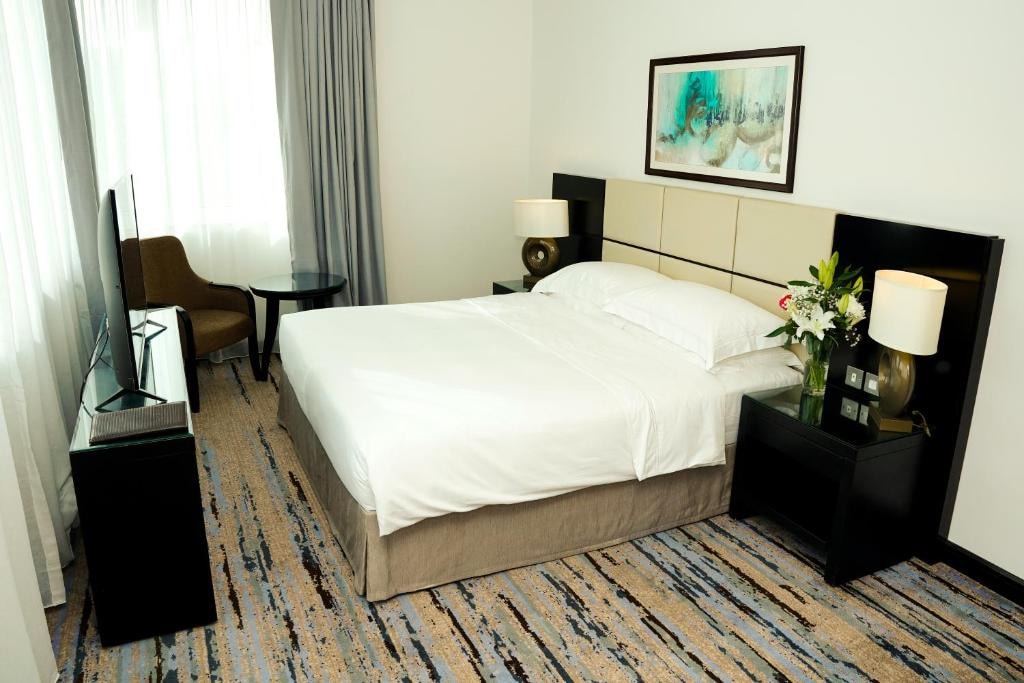 Emerald Suite Near Gold Souk By Luxury Bookings Luxury Bookings