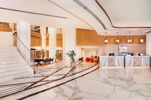 Classic Room Near Formal Park By Luxury Bookings 4 Luxury Bookings