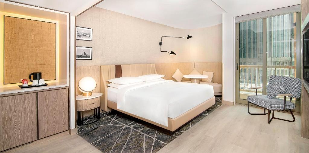 Classic Room Near Formal Park By Luxury Bookings Luxury Bookings
