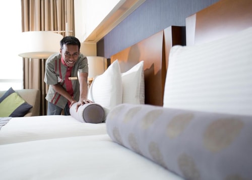 Deluxe King Or Twin Room Near Al Nahyan Stadium 3 Luxury Bookings