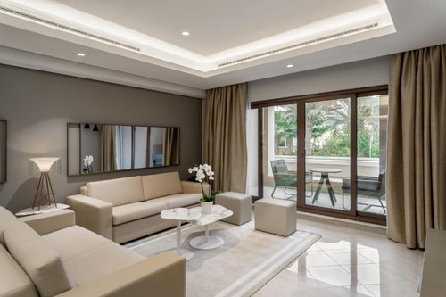 3 Bedroom Apartment Near Soluna Beach Club Palm 4 Luxury Bookings