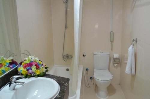 Standard Room Near Gold Souk By Luxury Bookings 3 Luxury Bookings