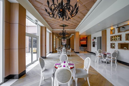 Executive suite Near Marina Mall Abu Dhabi 8 Luxury Bookings