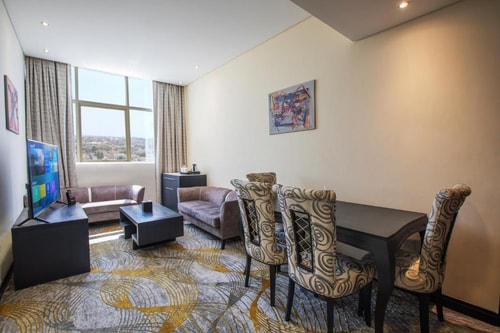 Deluxe King Suite Near Al Nahyan Stadium 10 Luxury Bookings