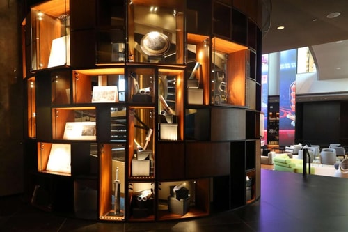 Artist King Room Near Yas Water world 7 Luxury Bookings