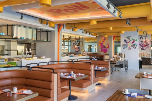 Artist King Room Near Yas Water world 15 Luxury Bookings
