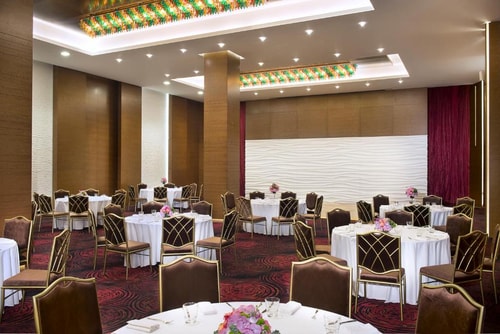 Standard Room Near DIC Metro 8 Luxury Bookings