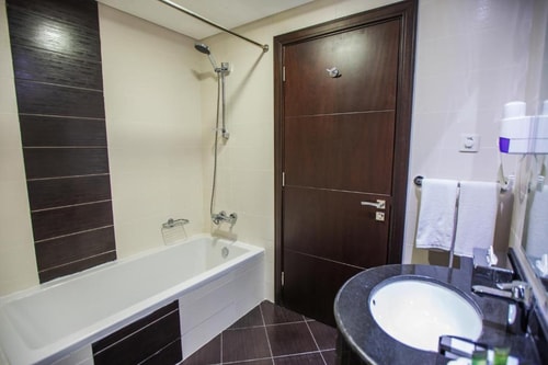 Deluxe King or Twin Room Near Al Nahyan Stadium 5 Luxury Bookings