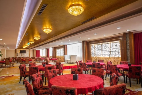 Deluxe King or Twin Room Near Al Nahyan Stadium 12 Luxury Bookings