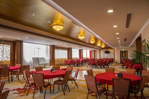 Deluxe King or Twin Room Near Al Nahyan Stadium 13 Luxury Bookings