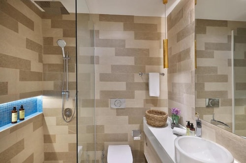 One Bedroom Apartment Walk from Nakheel Mall Palm 4 Luxury Bookings